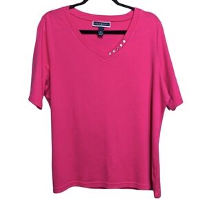 Karen Scott Pink 🩷 Short Sleeve 5 Silver buttons on V-Neck Sz XL Blouse Shirt